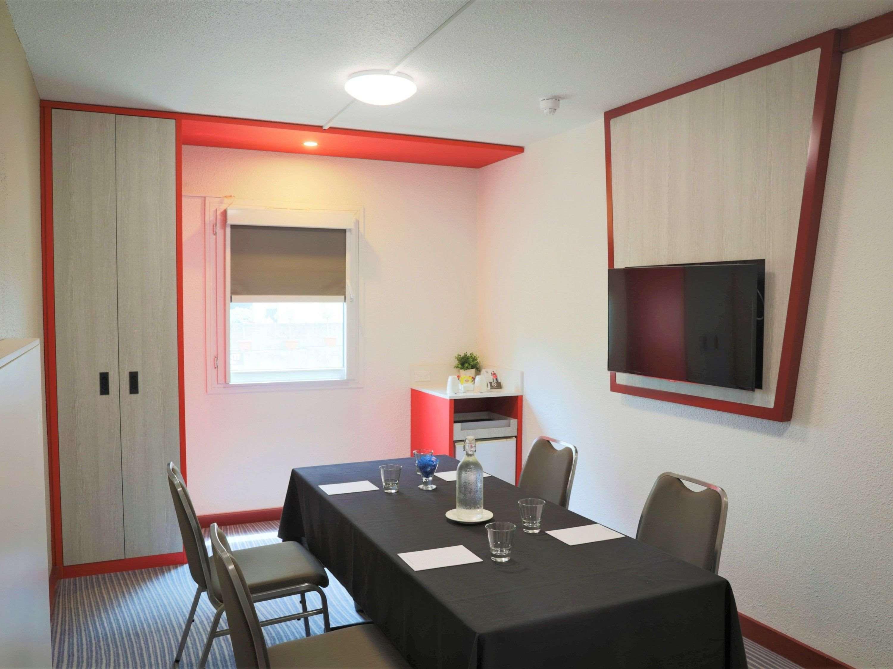 Отель Ibis Sydney Airport Экстерьер фото